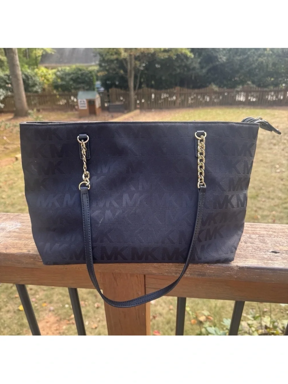 Michael Kors signature mk